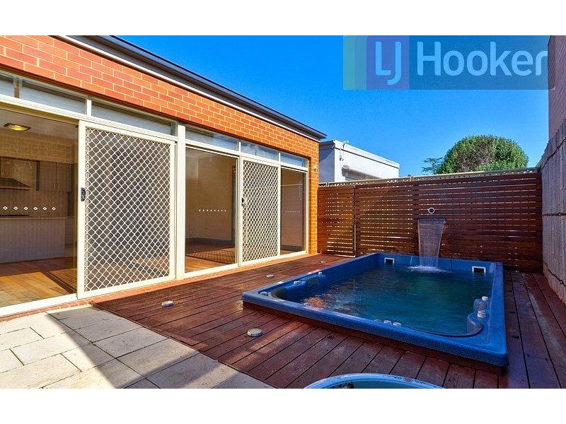 20 Golden Way, Albury NSW 2640