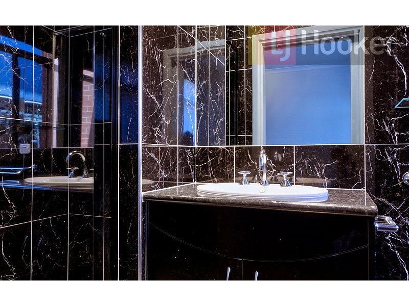 20 Golden Way, Albury NSW 2640