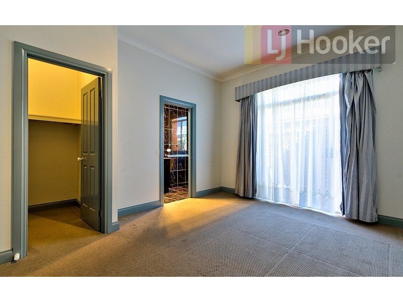 20 Golden Way, Albury NSW 2640