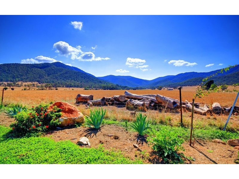 580 Redbank-Mongans Road, Mount Beauty VIC 3699