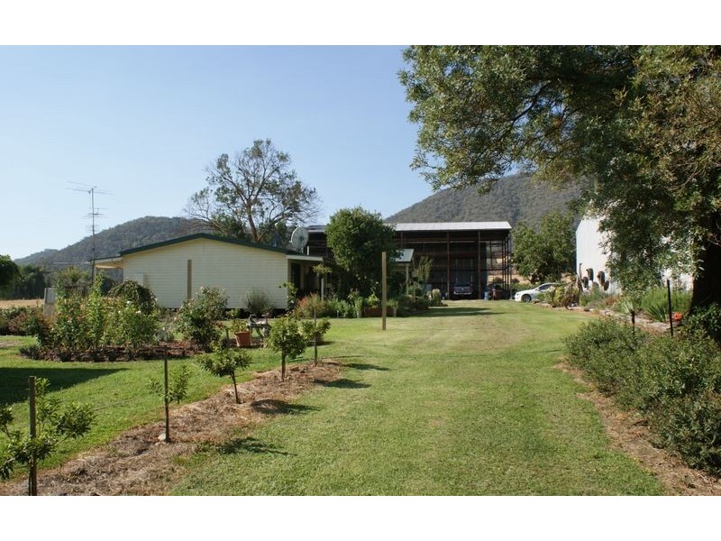 580 Redbank-Mongans Road, Mount Beauty VIC 3699