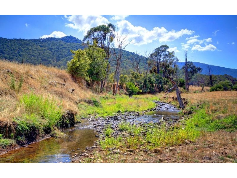 580 Redbank-Mongans Road, Mount Beauty VIC 3699