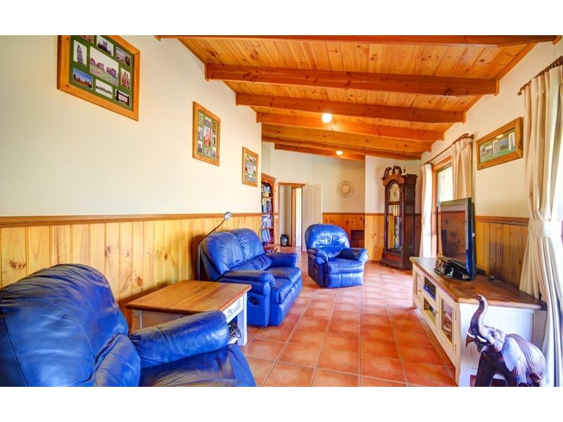 580 Redbank-Mongans Road, Mount Beauty VIC 3699