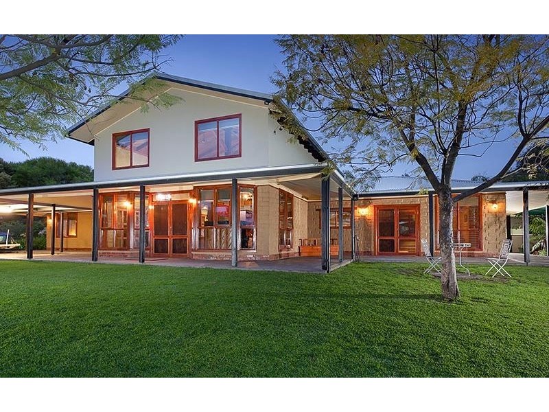 889 Lake Road, Albury NSW 2640