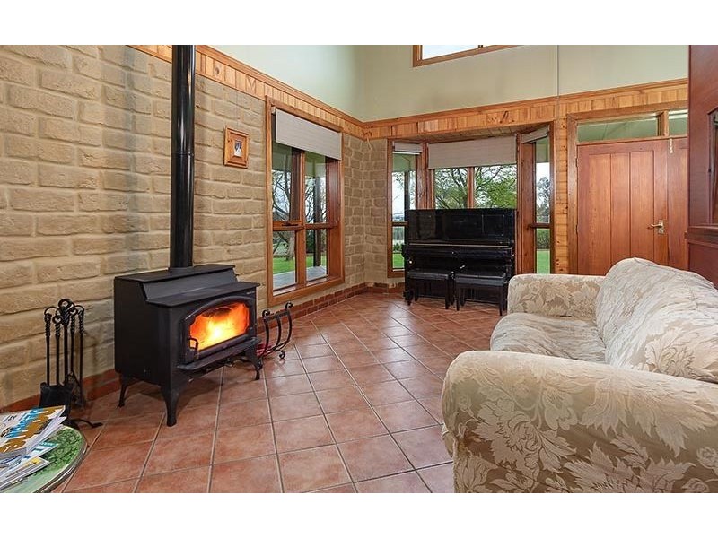 889 Lake Road, Albury NSW 2640