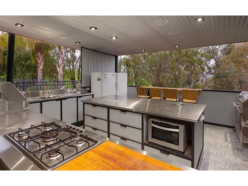 889 Lake Road, Albury NSW 2640