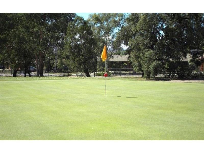 5 Birdie Place, Thurgoona NSW 2640