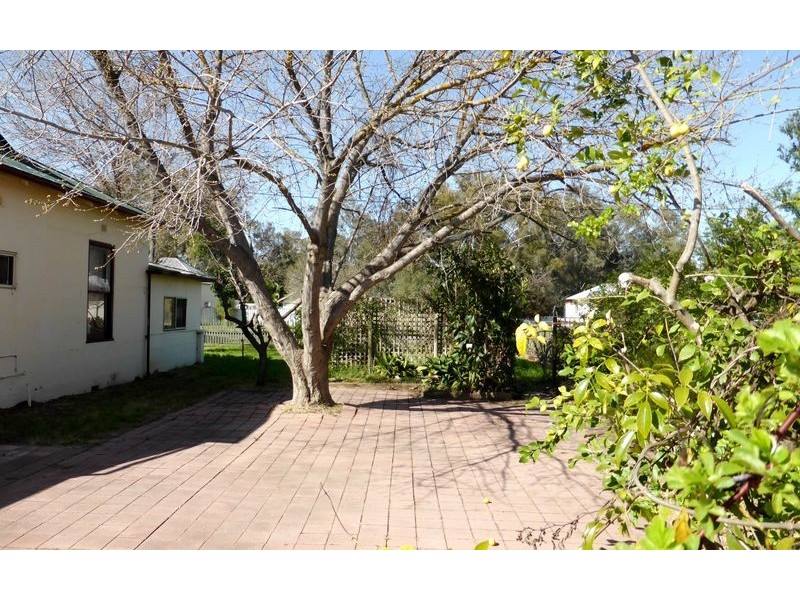 8 Wattle Street, Culcairn NSW 2660