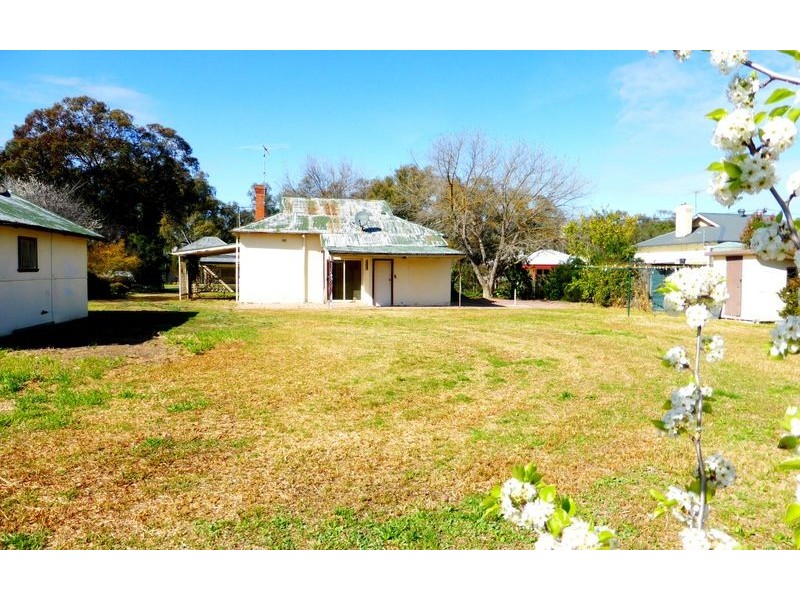 8 Wattle Street, Culcairn NSW 2660