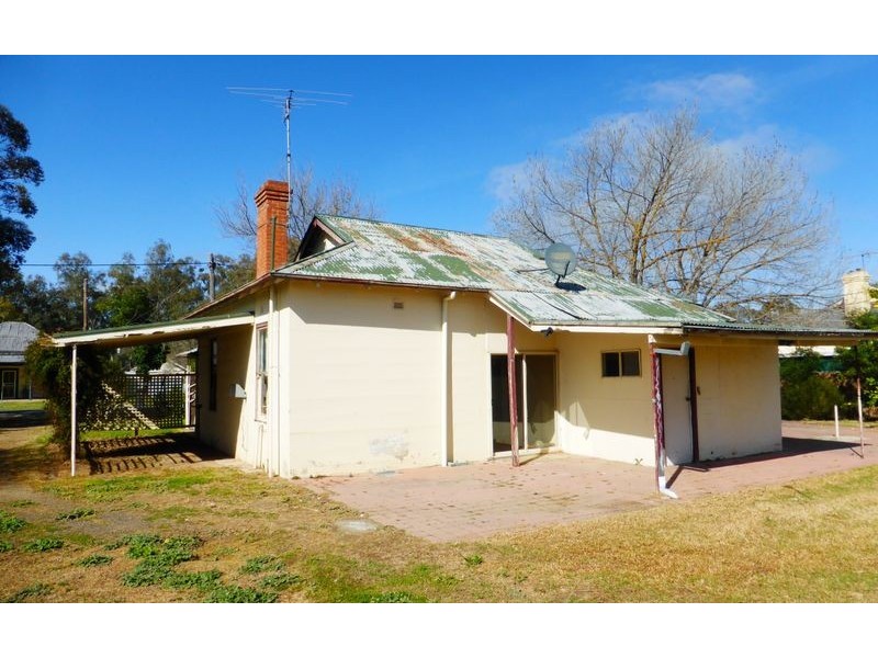 8 Wattle Street, Culcairn NSW 2660