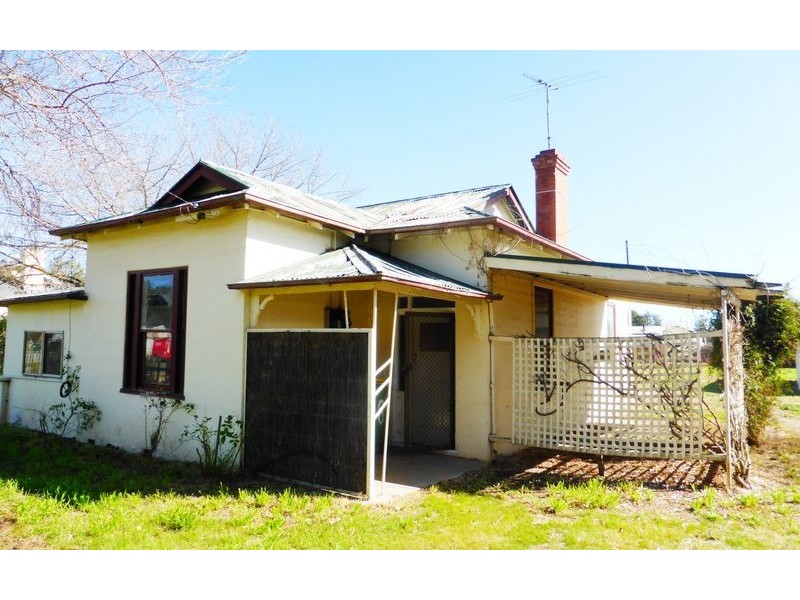 8 Wattle Street, Culcairn NSW 2660