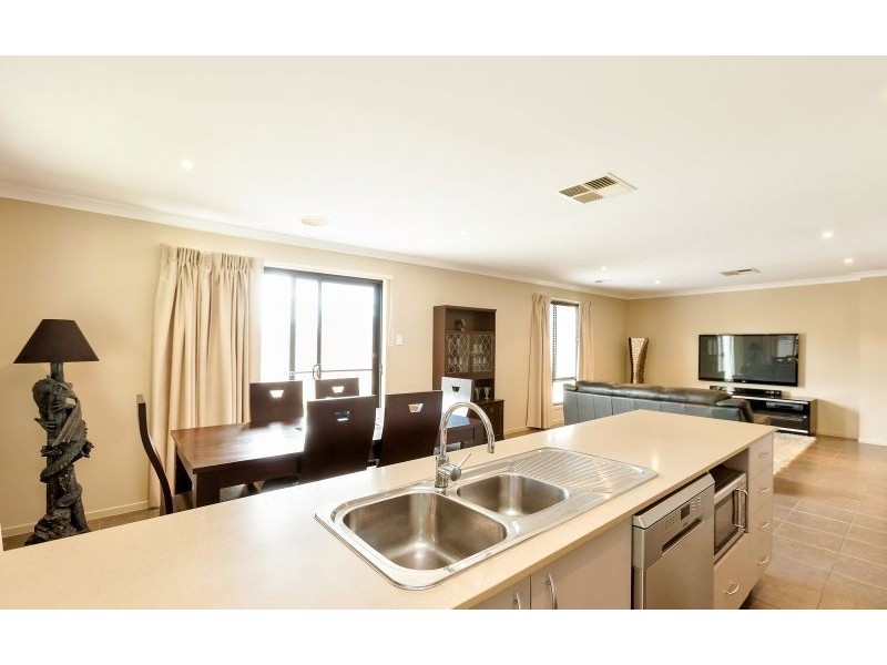 106 Pioneer Drive, Jindera NSW 2642