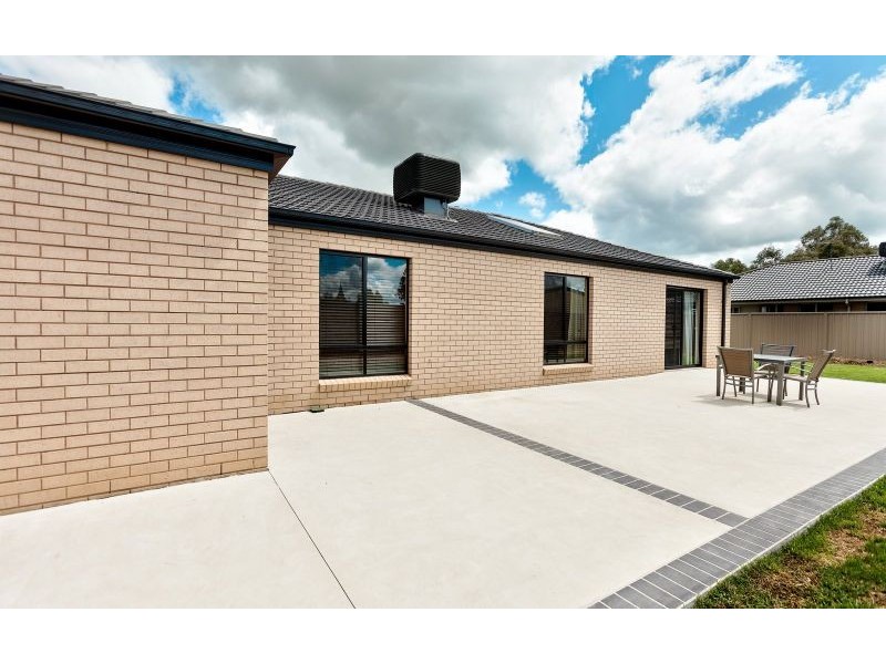 106 Pioneer Drive, Jindera NSW 2642