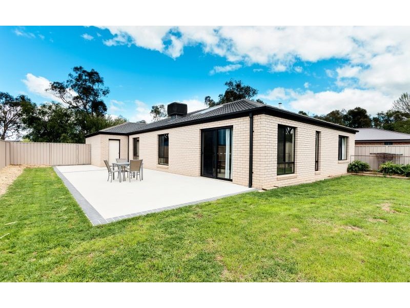 106 Pioneer Drive, Jindera NSW 2642