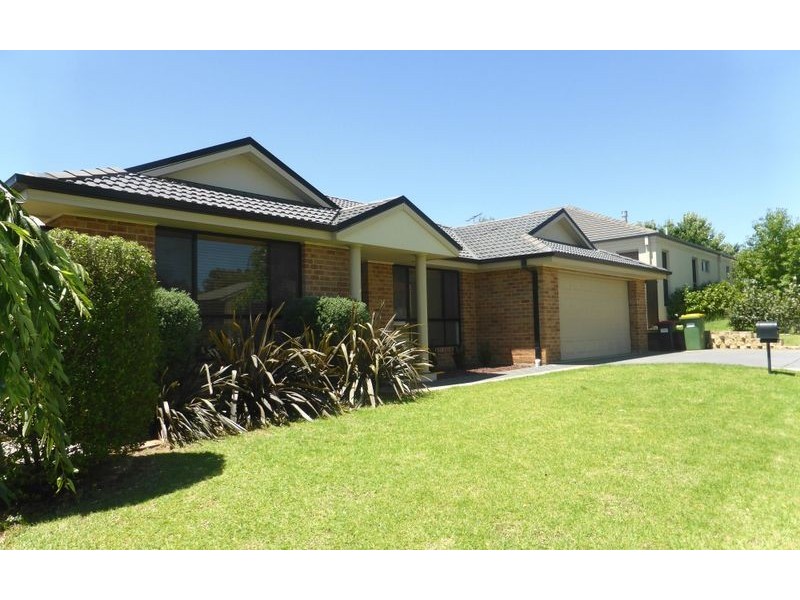 58 Newton Circuit, Thurgoona NSW 2640