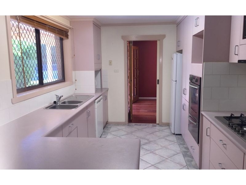 2 Nigel Court, North Albury NSW 2640