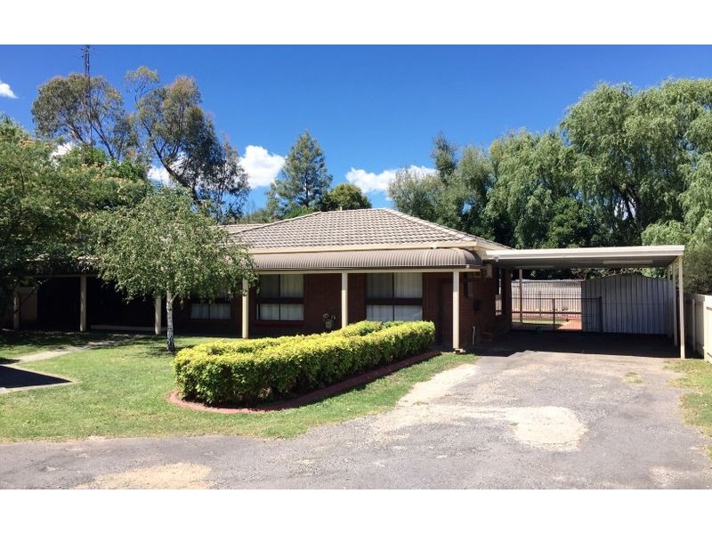 2 Nigel Court, North Albury NSW 2640