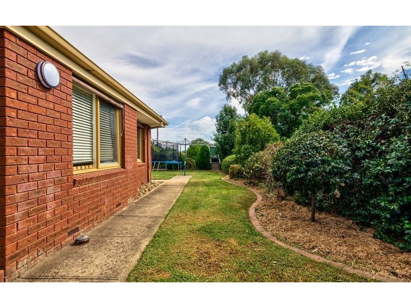 16 Billy Hughes Court, Wodonga VIC 3690