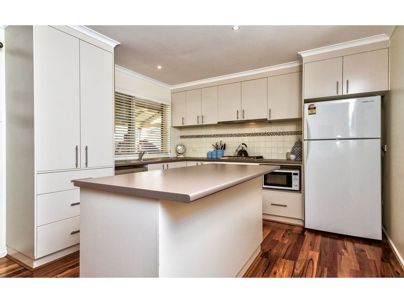 16 Billy Hughes Court, Wodonga VIC 3690