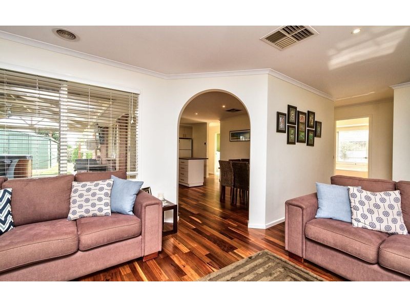 16 Billy Hughes Court, Wodonga VIC 3690