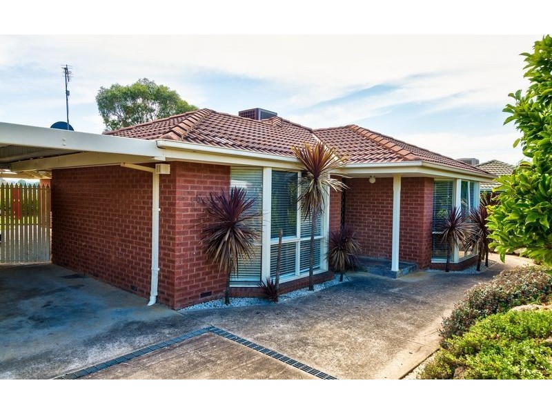 16 Billy Hughes Court, Wodonga VIC 3690