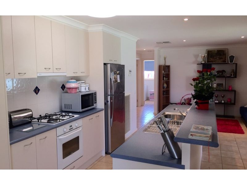 16 Rachel Court, Lavington NSW 2641