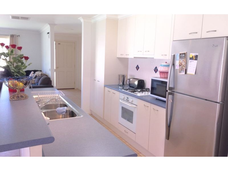 16 Rachel Court, Lavington NSW 2641