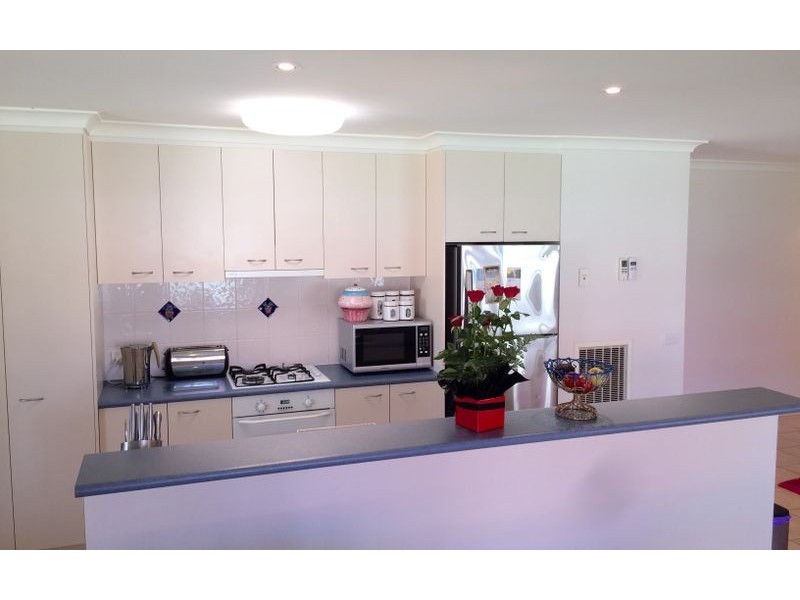 16 Rachel Court, Lavington NSW 2641