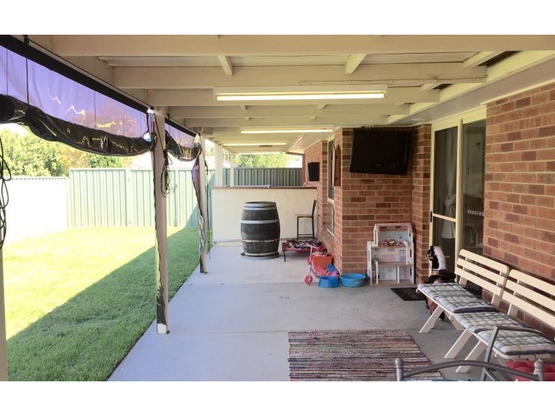 16 Rachel Court, Lavington NSW 2641