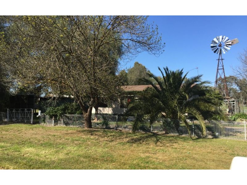 182 Kennedy Street, Howlong NSW 2643