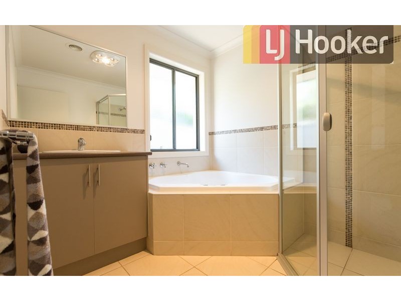 42 Milos Boulevard, Wodonga VIC 3690