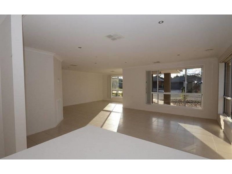 17 Stringybark Court, Albury NSW 2640