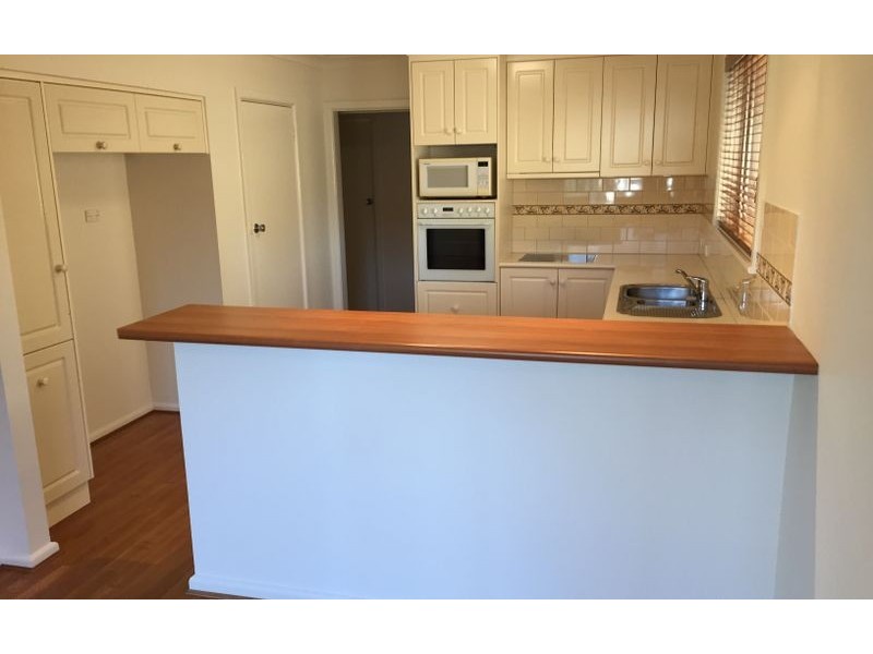 573 Noorla Place, Lavington NSW 2641