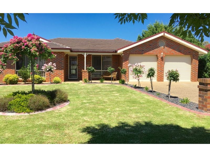 15 The Avenue, Thurgoona NSW 2640