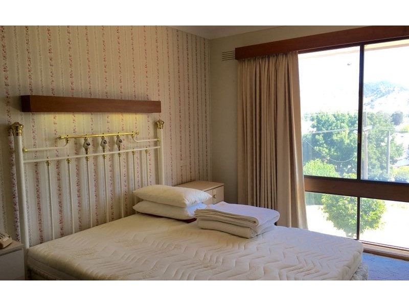 24 Kiewa East Road, Tangambalanga VIC 3691