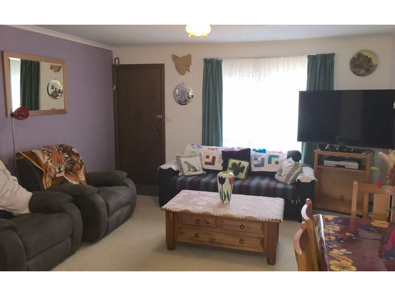 2/476 Kemp Street, Lavington NSW 2641