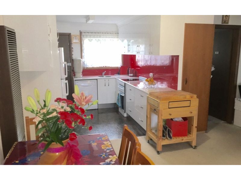 2/476 Kemp Street, Lavington NSW 2641