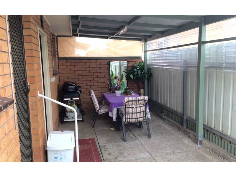 2/476 Kemp Street, Lavington NSW 2641