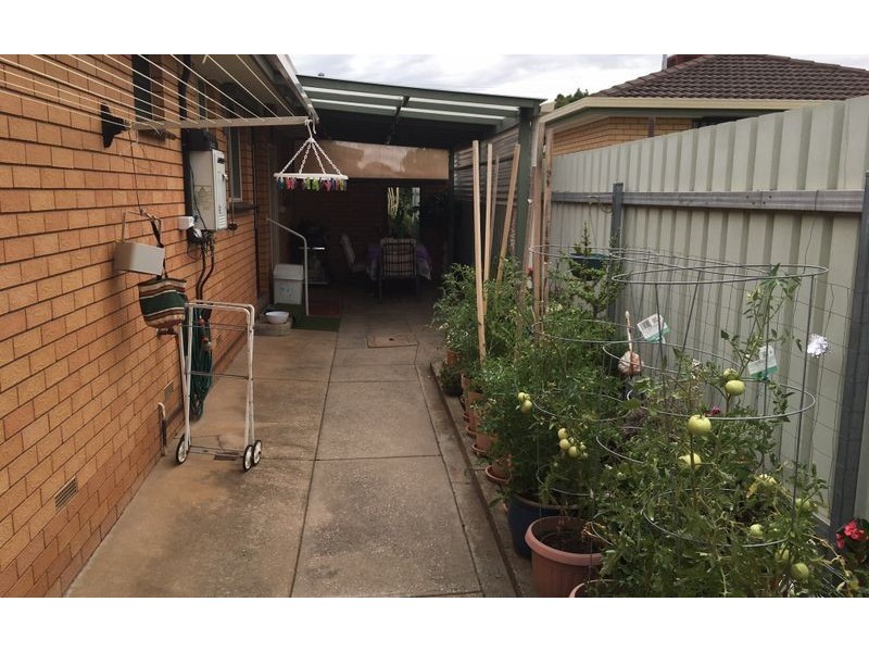 2/476 Kemp Street, Lavington NSW 2641