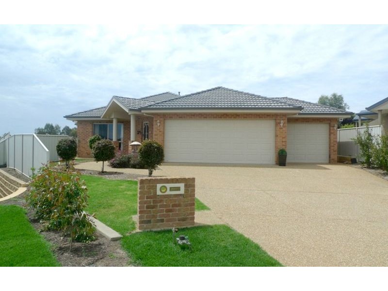 3 Devlin Court, Thurgoona NSW 2640