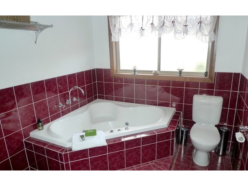 3 Devlin Court, Thurgoona NSW 2640