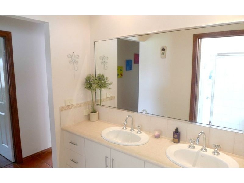 3 Devlin Court, Thurgoona NSW 2640