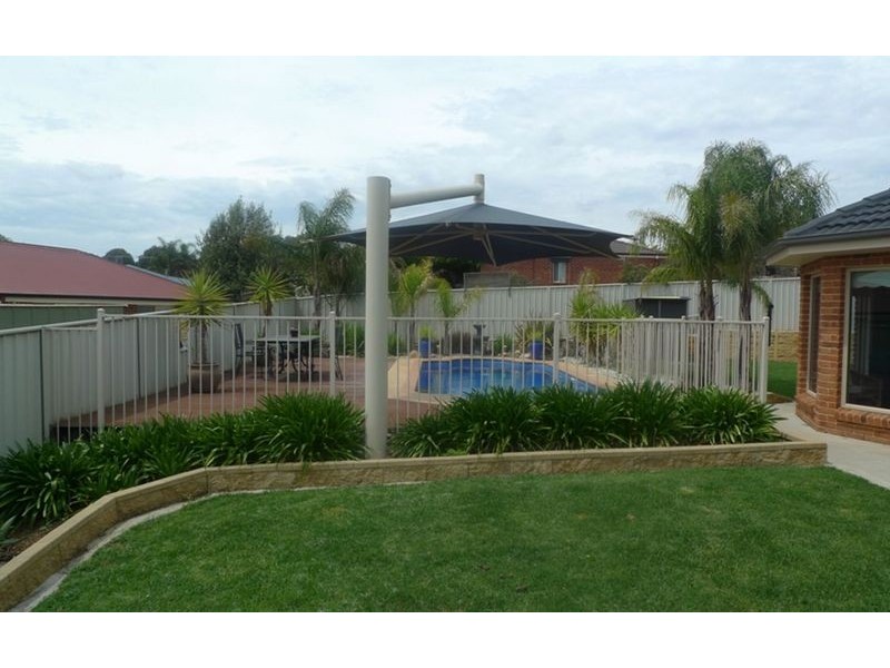 3 Devlin Court, Thurgoona NSW 2640
