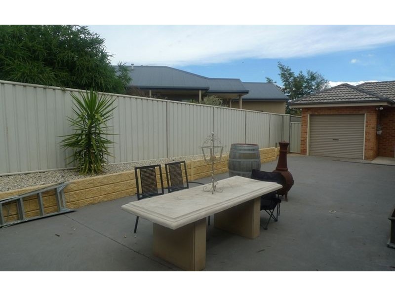 3 Devlin Court, Thurgoona NSW 2640