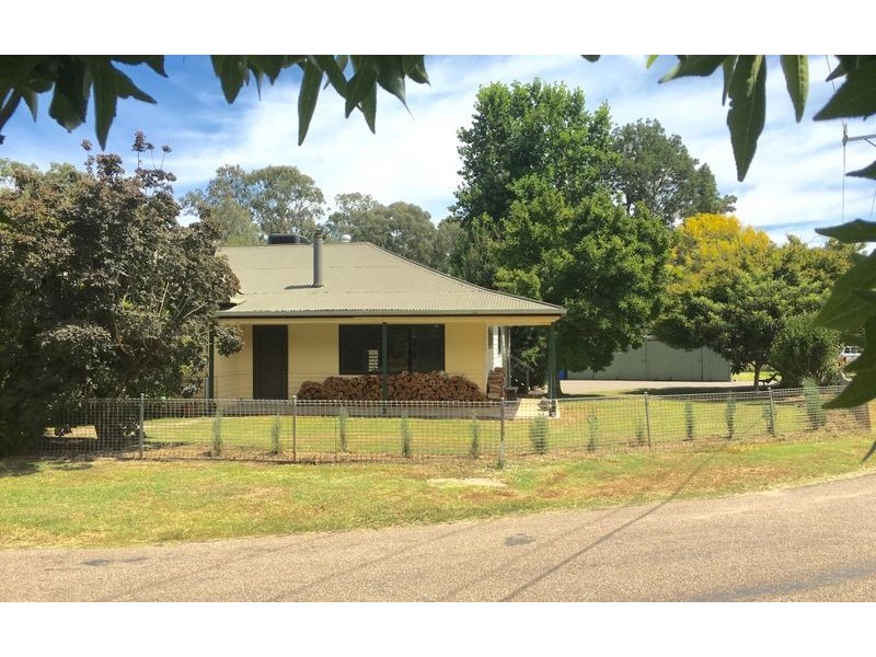 23 La Fontaine Avenue, Mitta Mitta VIC 3701