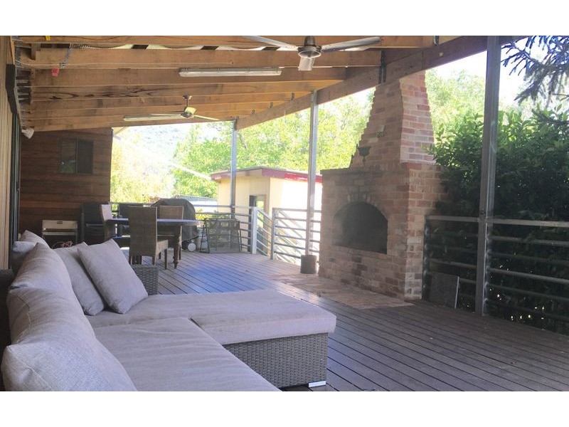 23 La Fontaine Avenue, Mitta Mitta VIC 3701