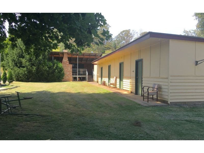 23 La Fontaine Avenue, Mitta Mitta VIC 3701