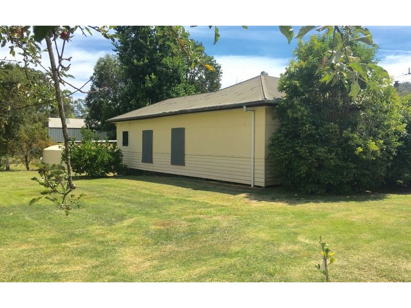 23 La Fontaine Avenue, Mitta Mitta VIC 3701