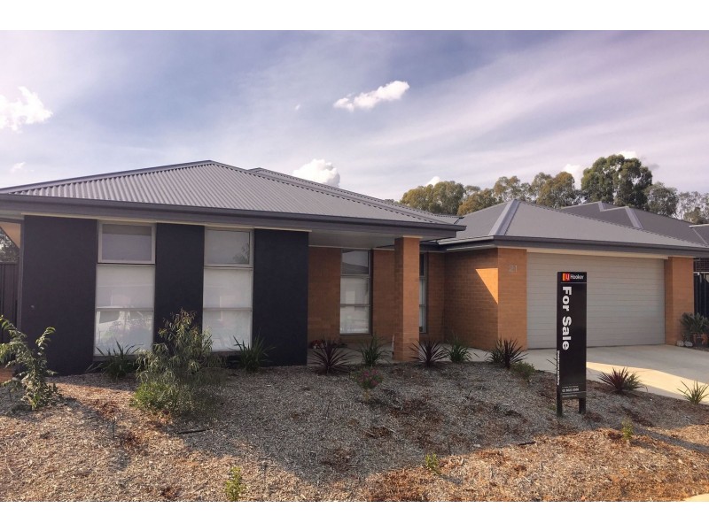 21 Pioneer Place, Thurgoona NSW 2640
