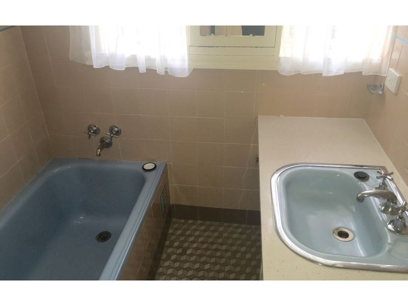 590 Whinray Crescent, East Albury NSW 2640